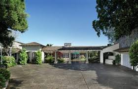 30 Crest Road