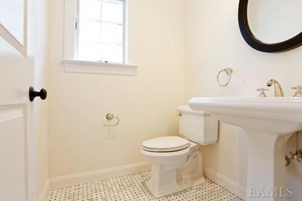 20 Maple Hill Dr