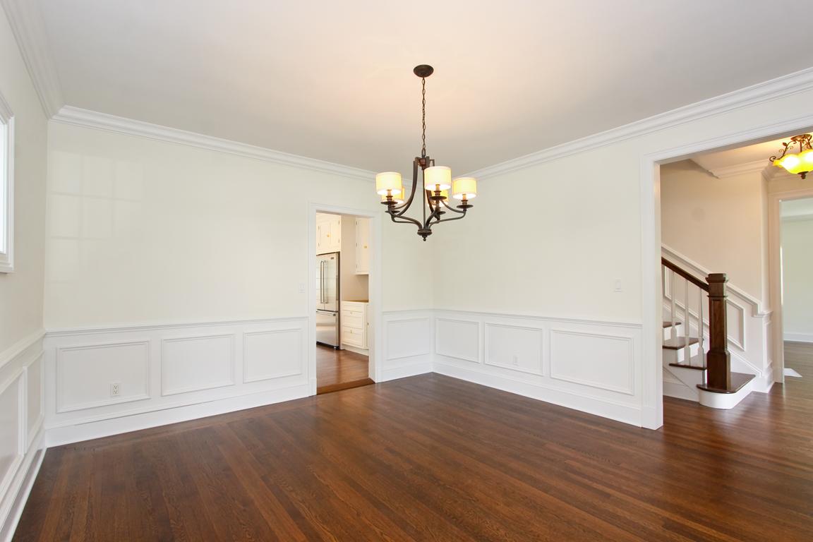 7 Byron Ln