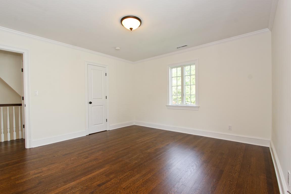7 Byron Ln
