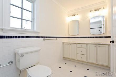 20 Maple Hill Dr