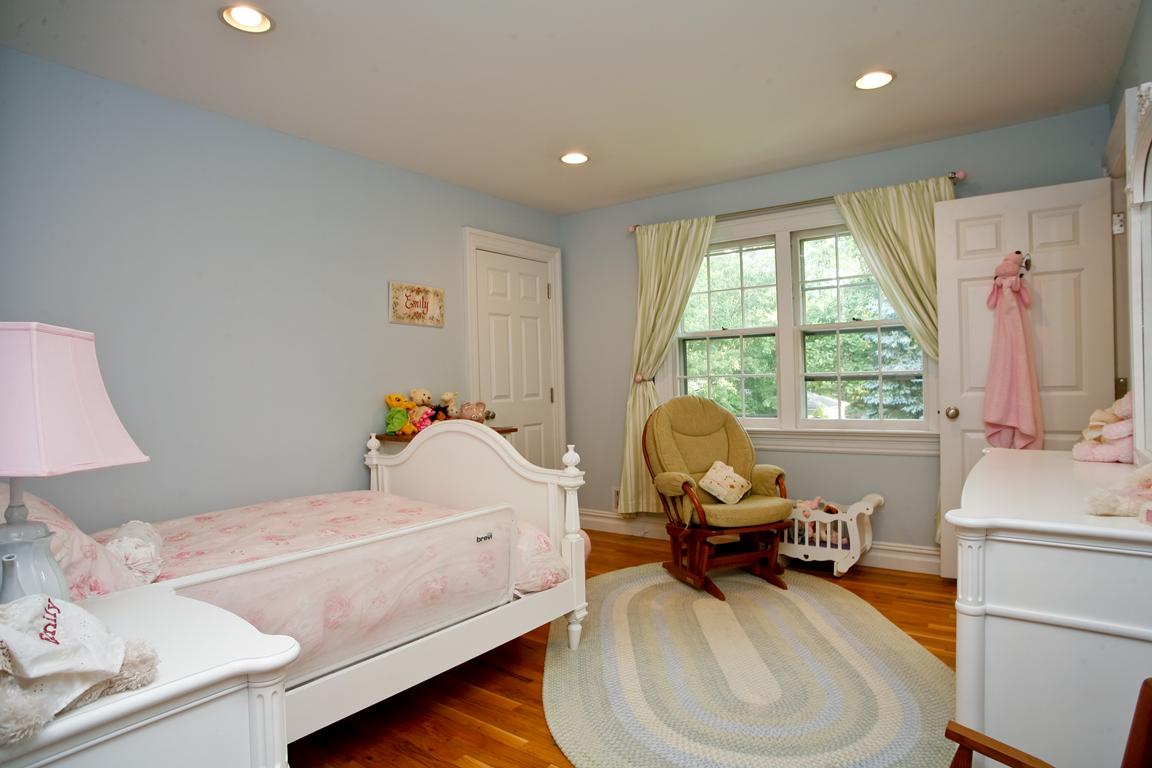 27 Barlow Ln