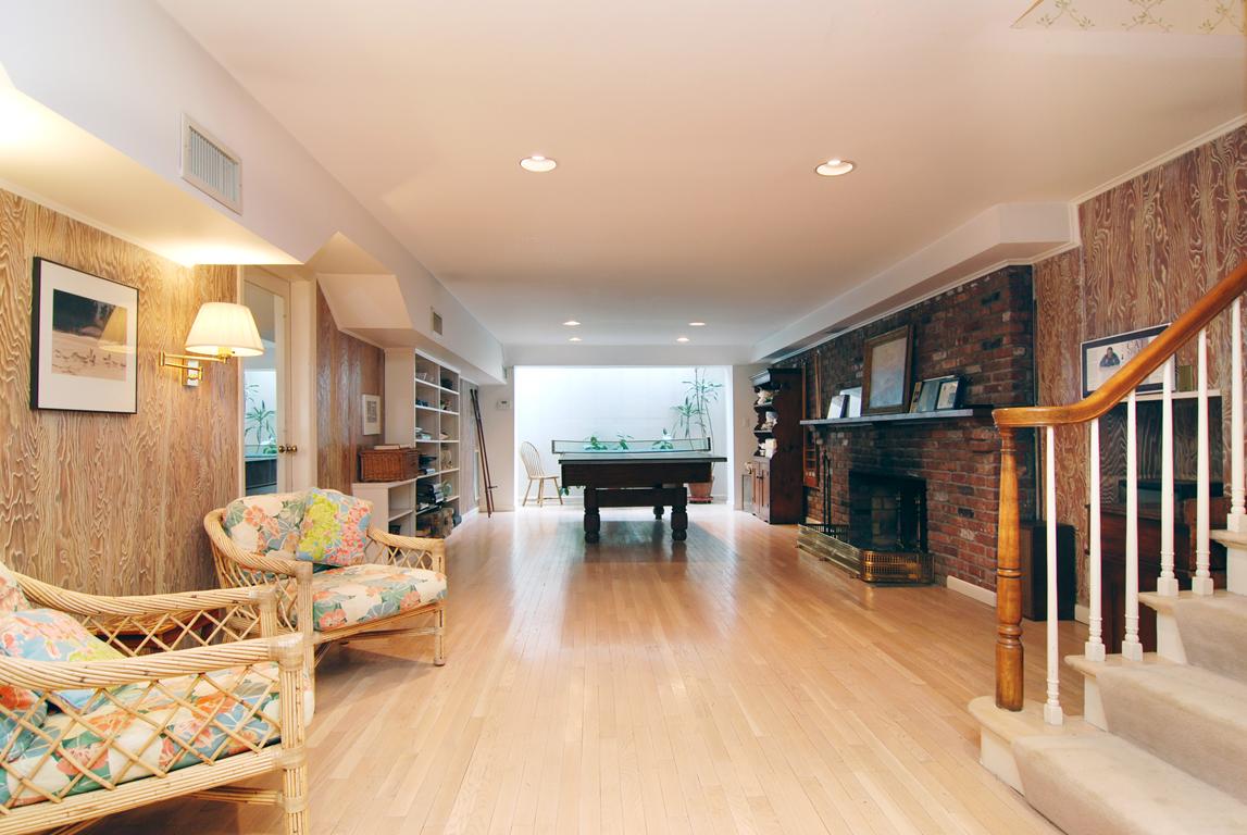 606 Shore Acres Dr