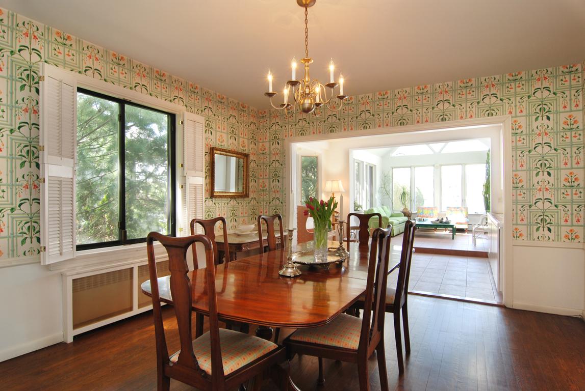606 Shore Acres Dr