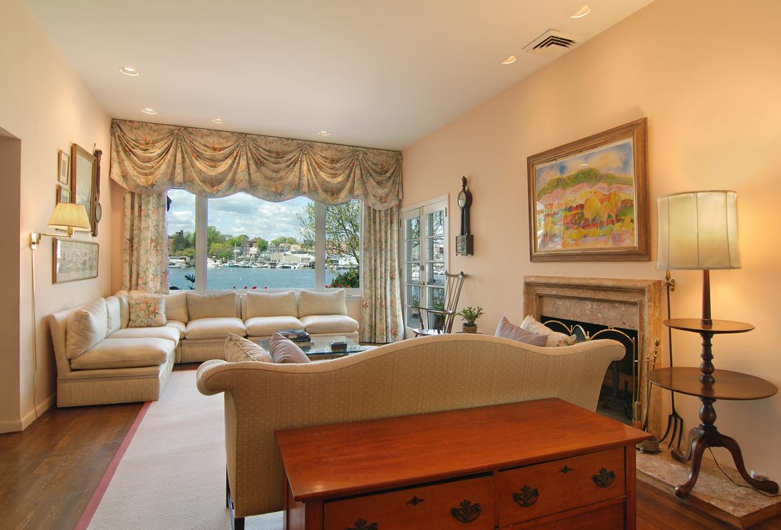 606 Shore Acres Dr