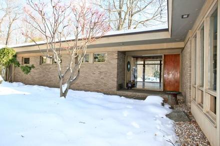 71 Griffen Avenue