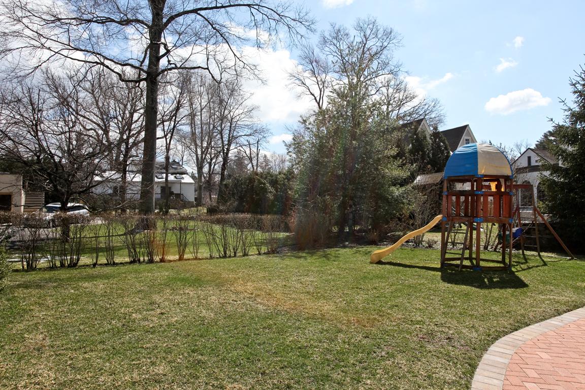 39 Ellsworth Rd