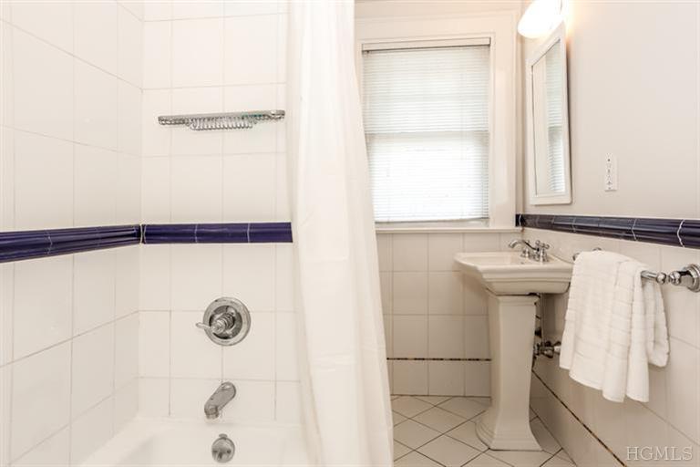7 Thompson Pl