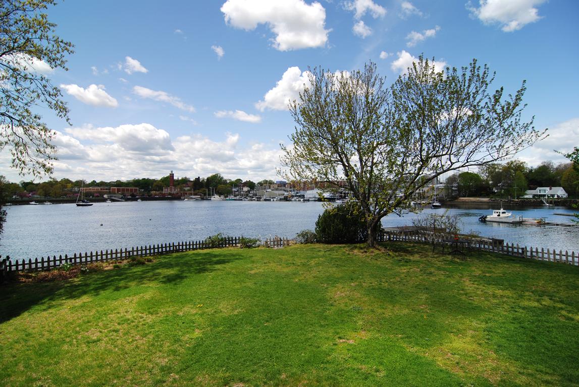606 Shore Acres Dr