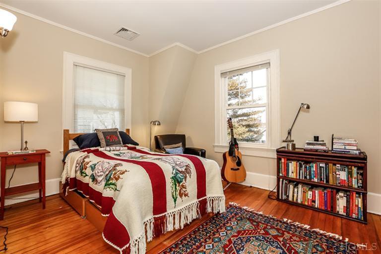 7 Thompson Pl