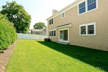 20 Maple Hill Dr