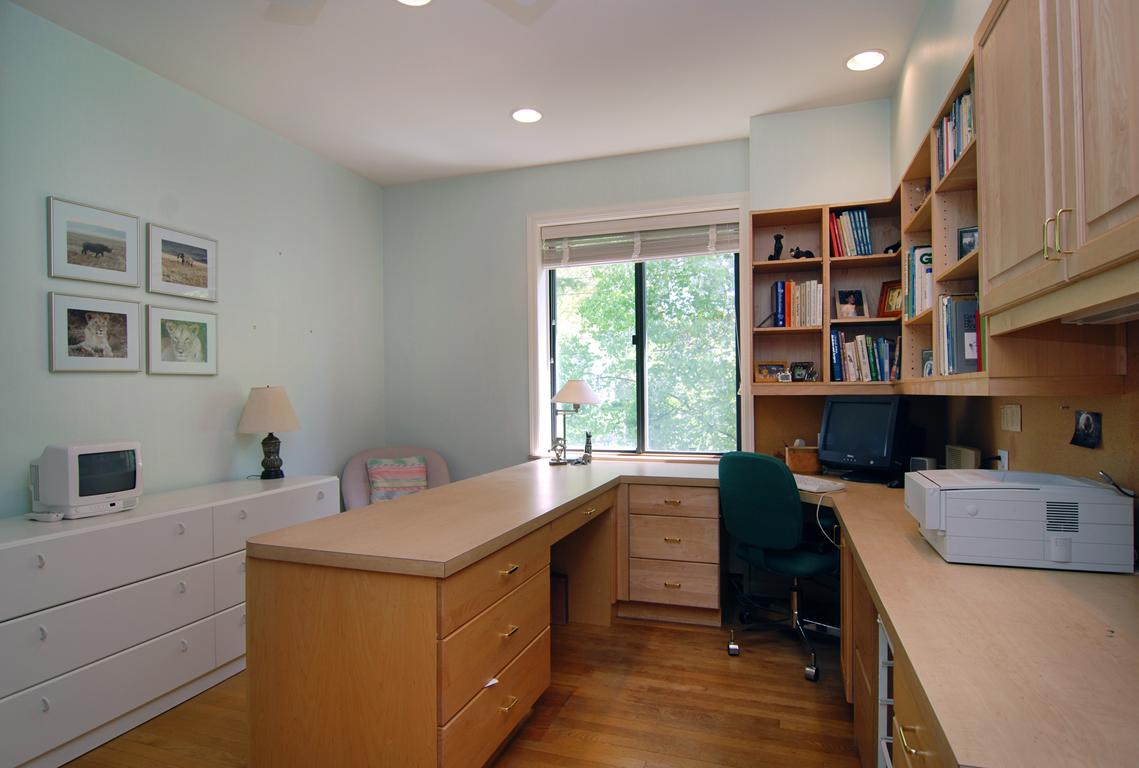 606 Shore Acres Dr