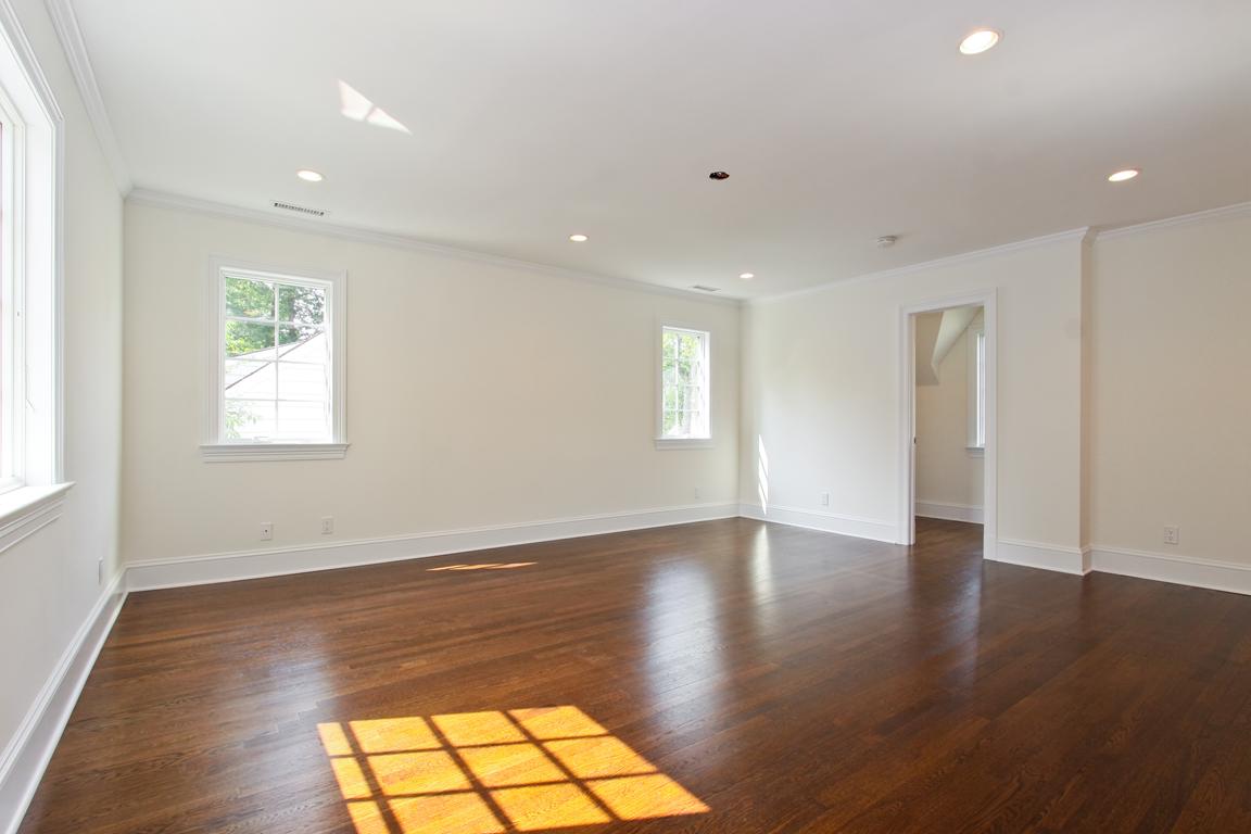 7 Byron Ln