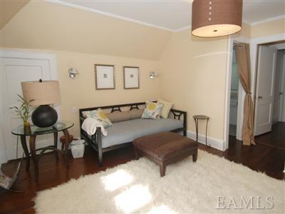 7 Glenn Rd