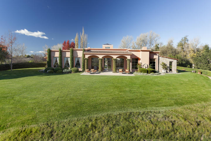 3977 Roblar Ave