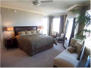 208 Gateway Grand