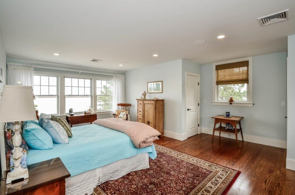6 Yacht Club Rd