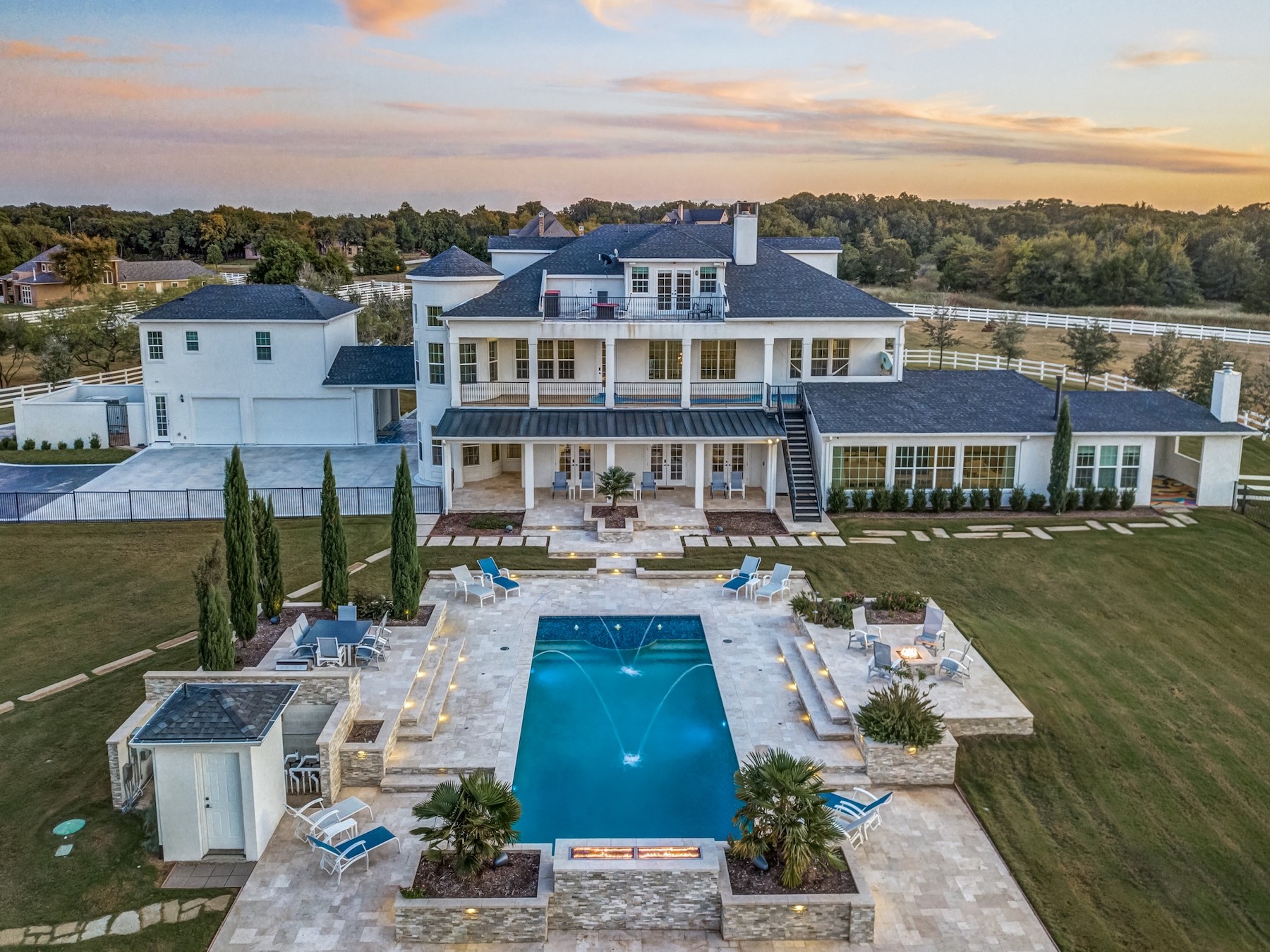 7601  Sierra Lane