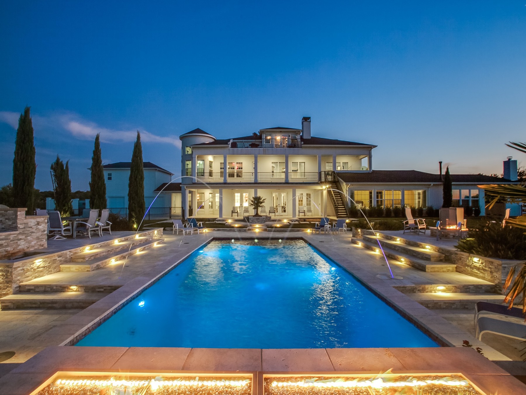 7601  Sierra Lane