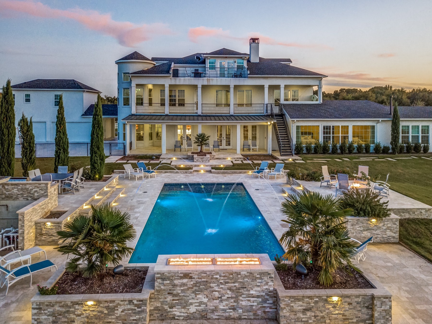7601  Sierra Lane