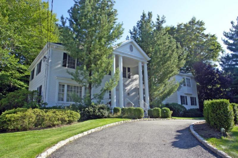 57 Far Brook Dr