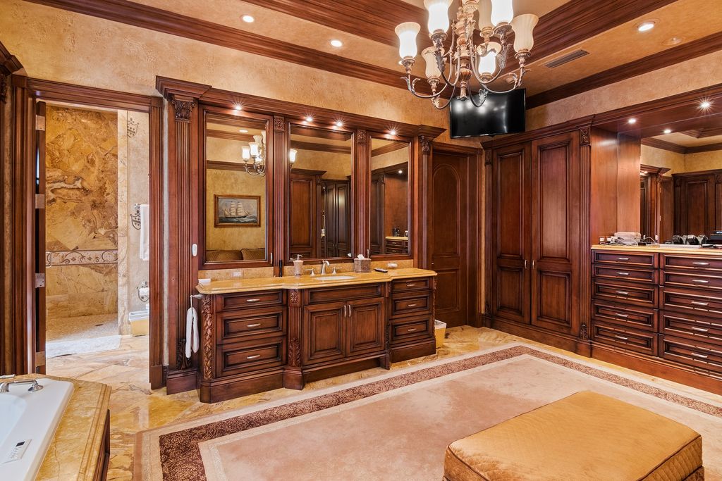 161 Bear's Club Dr.
