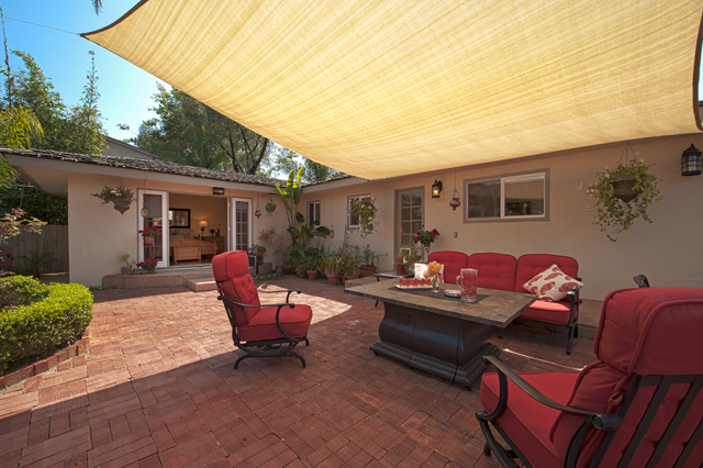 1561 Rubenstein Ave