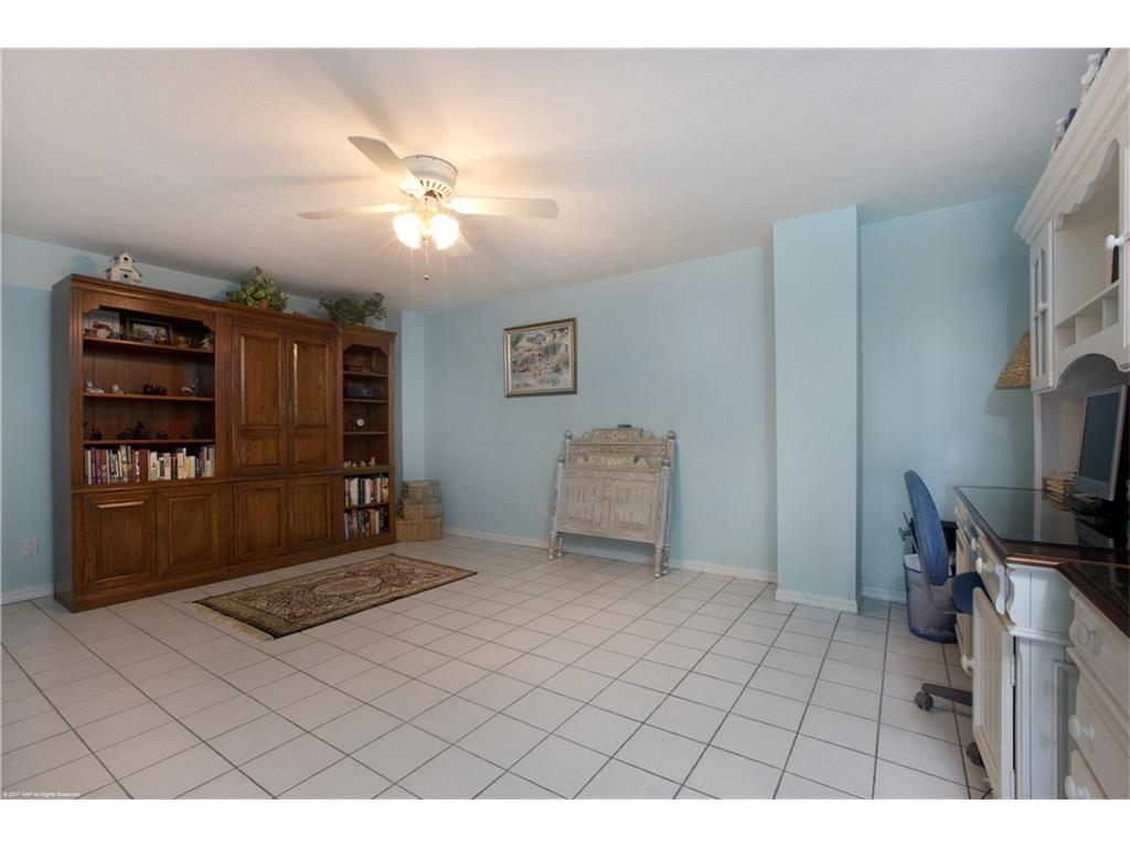 1270 SE MACARTHUR