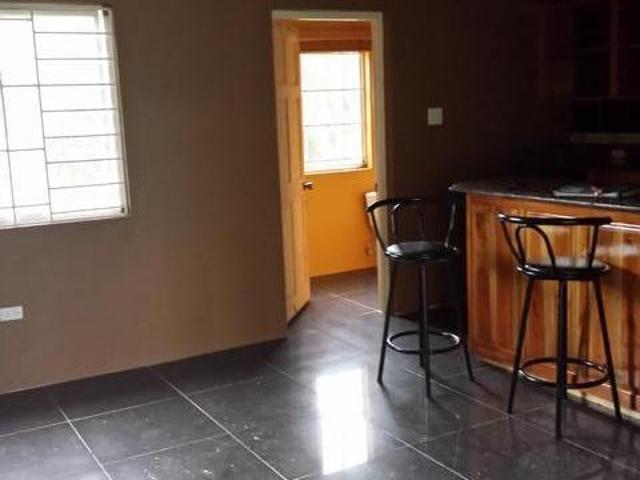 COUNTRY MANOR 10B