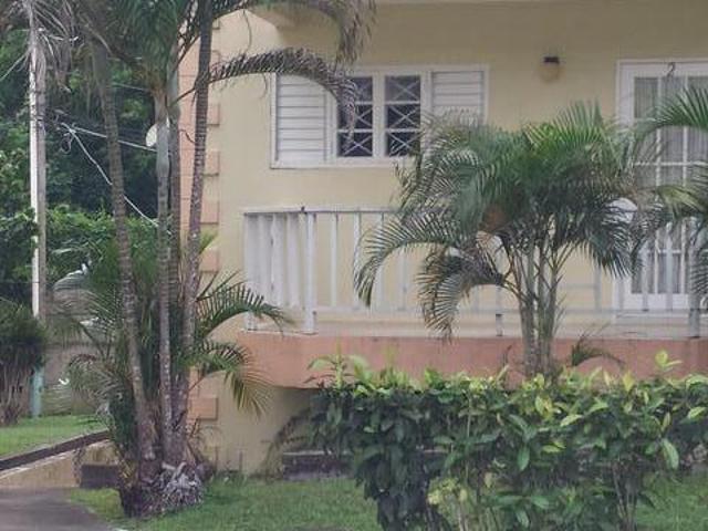 COUNTRY MANOR 10B