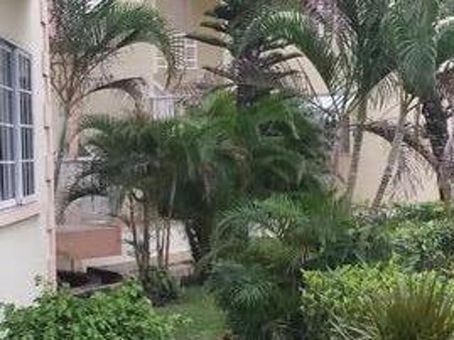 COUNTRY MANOR 10B