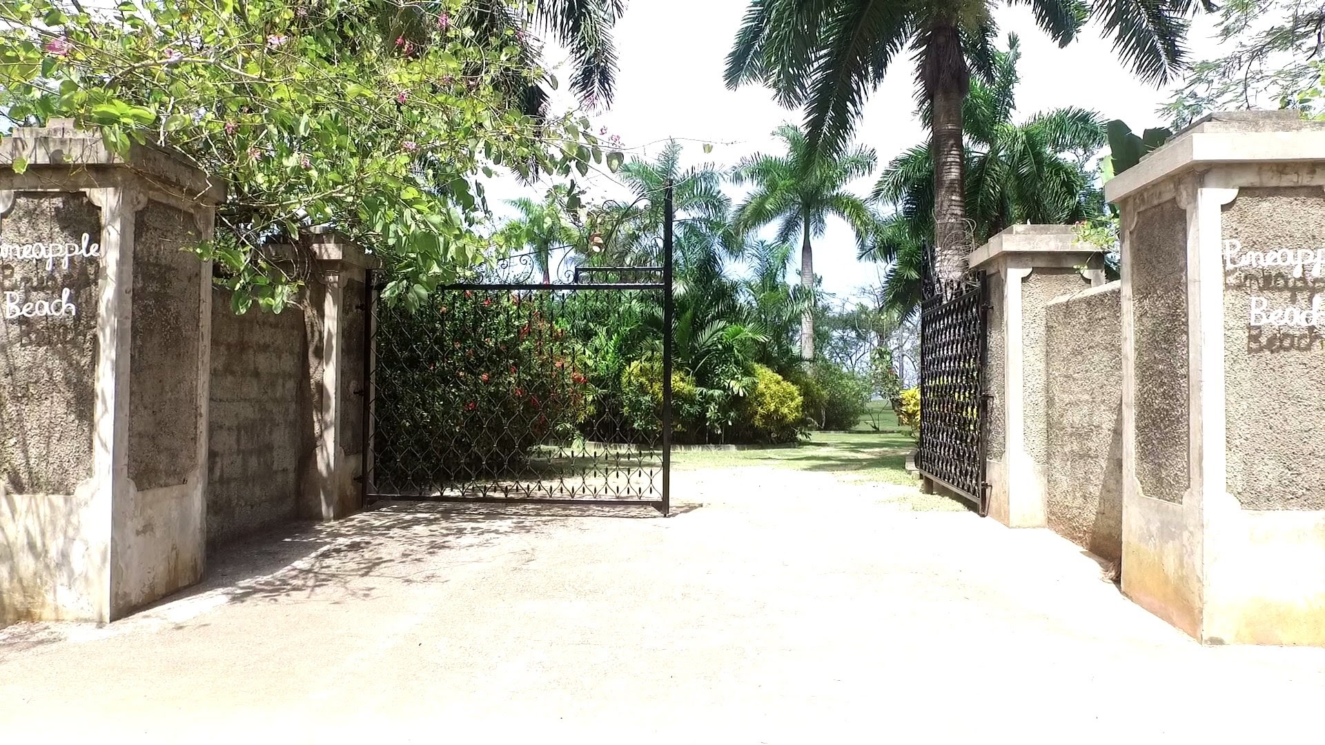 Round Hill Estate 16