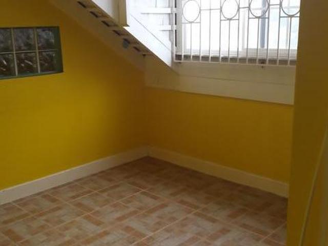 COUNTRY MANOR 10B
