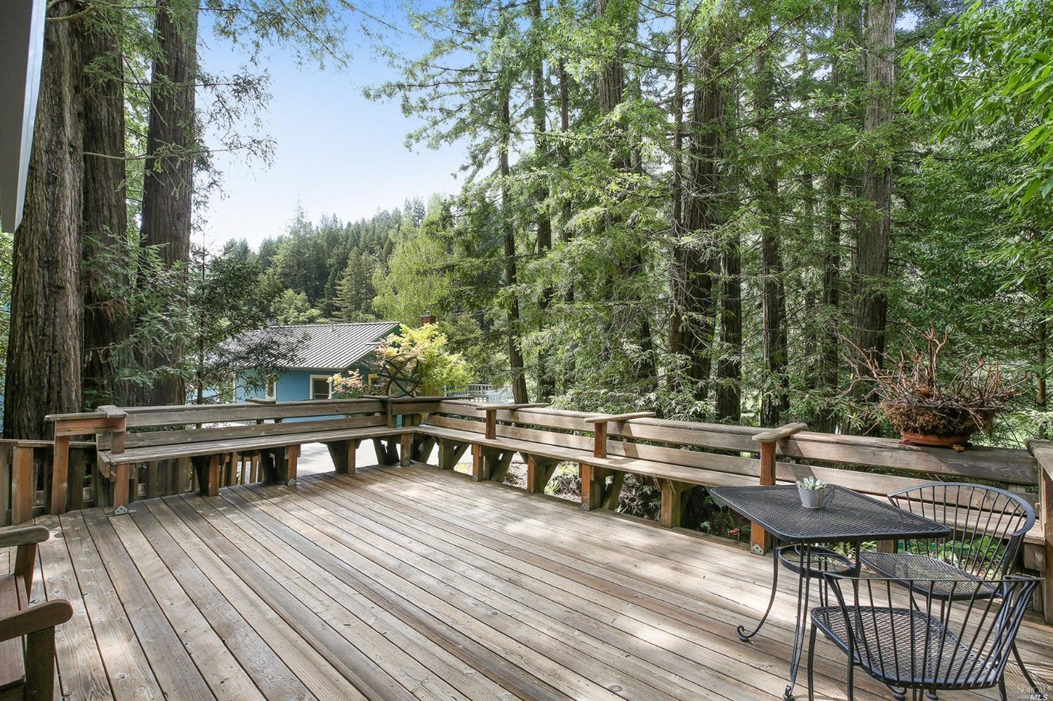 2515 Bohemian Highway