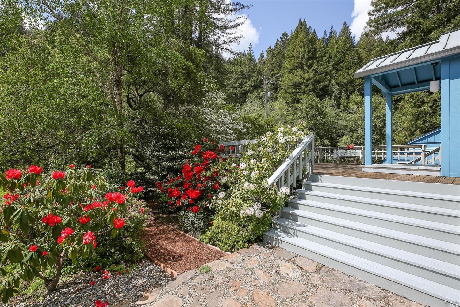 2515 Bohemian Highway