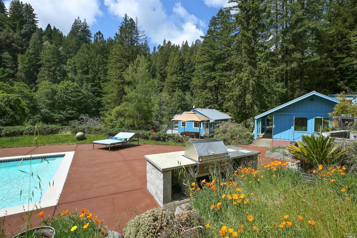 2515 Bohemian Highway