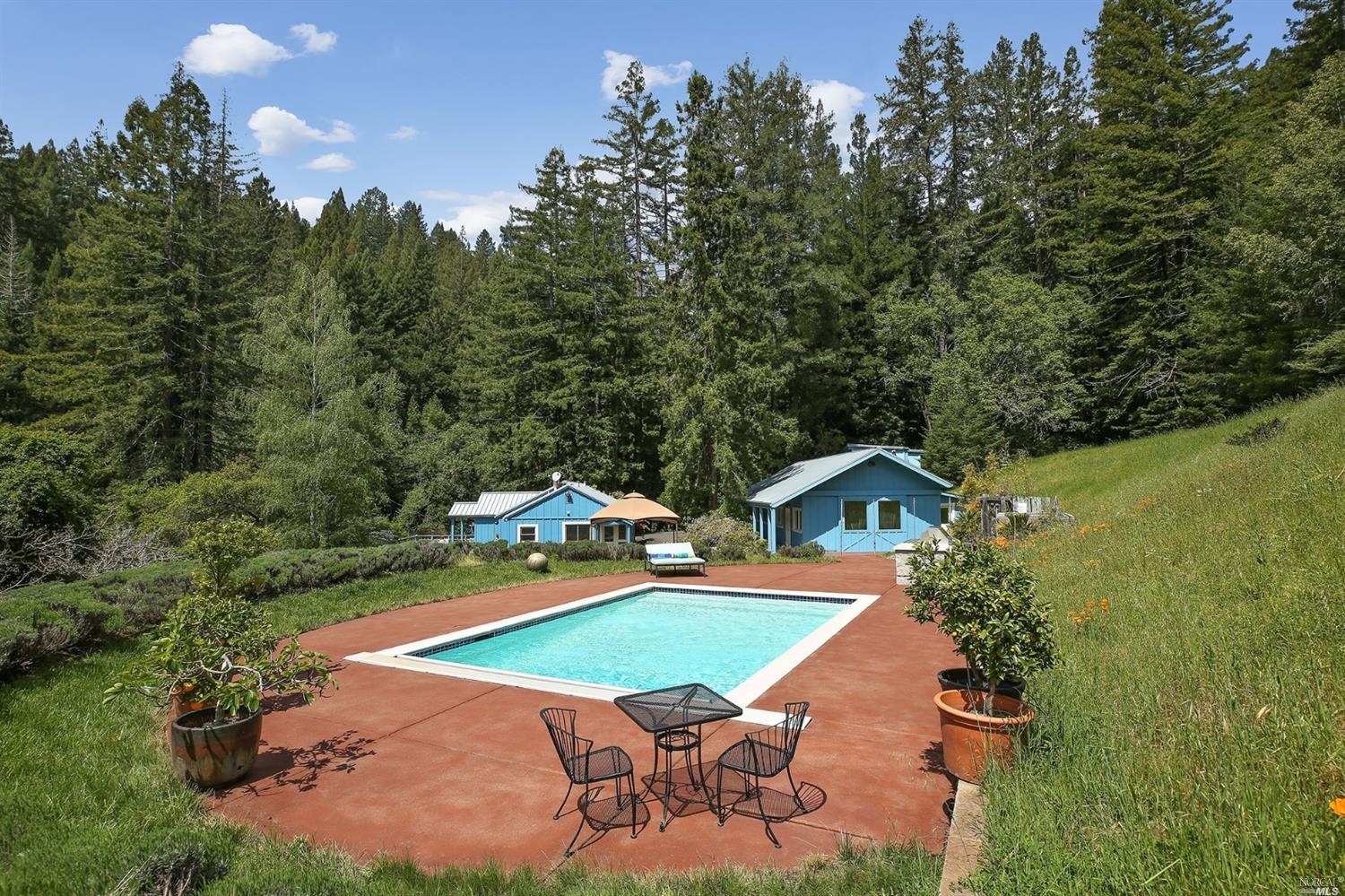 2515 Bohemian Highway