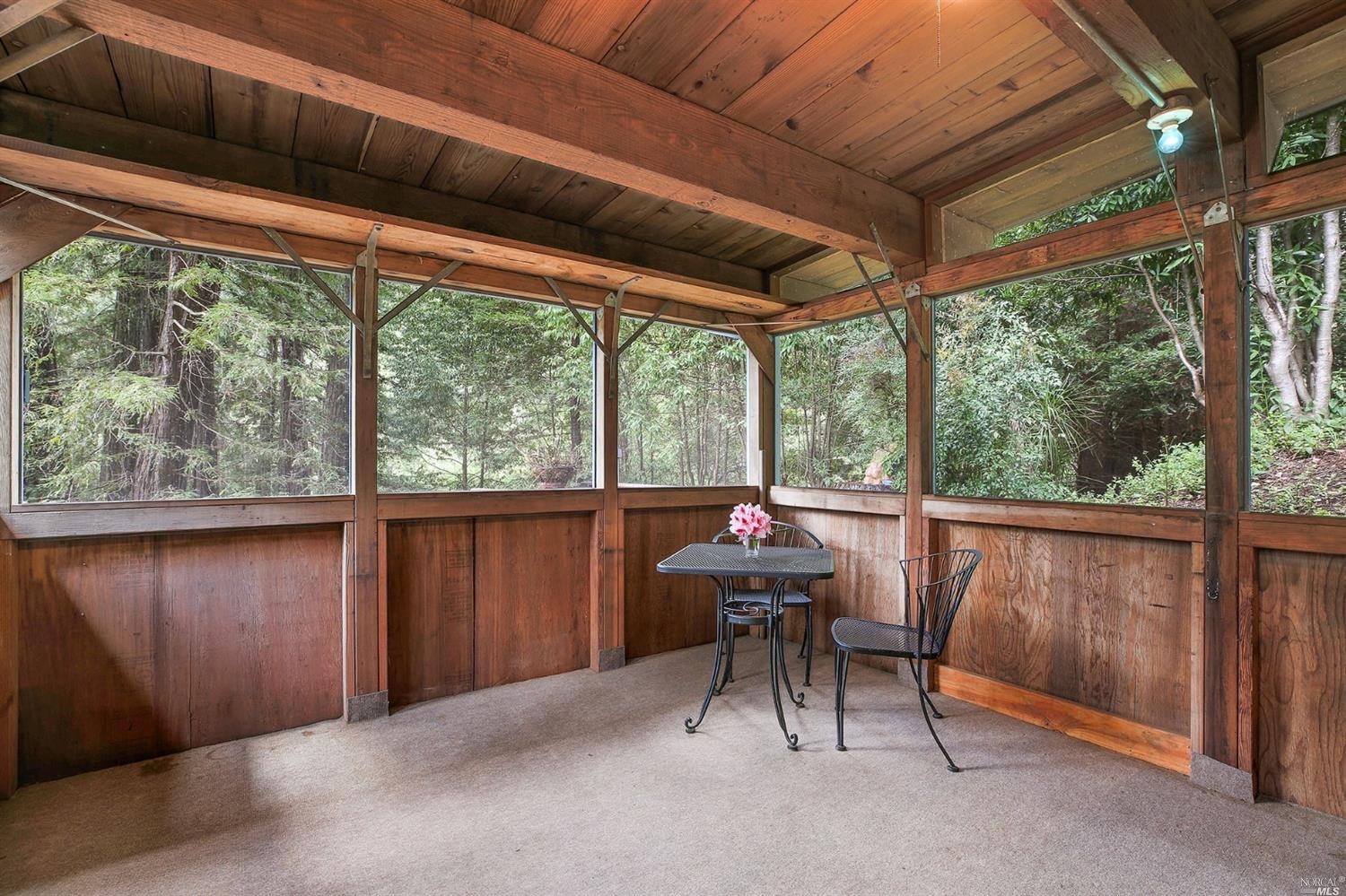 2515 Bohemian Highway