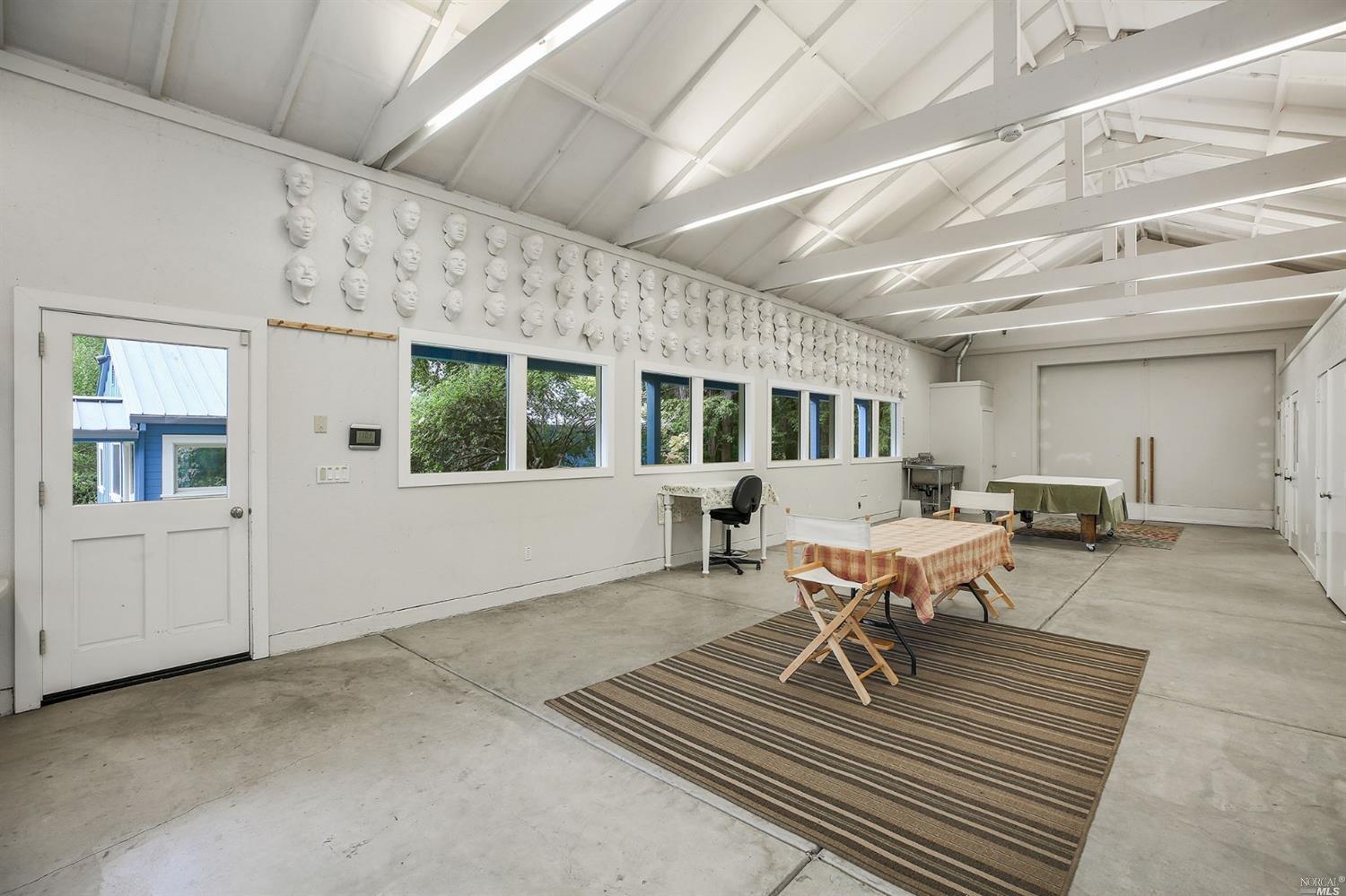 2515 Bohemian Highway
