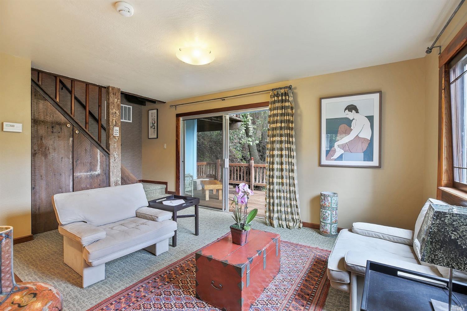 2515 Bohemian Highway