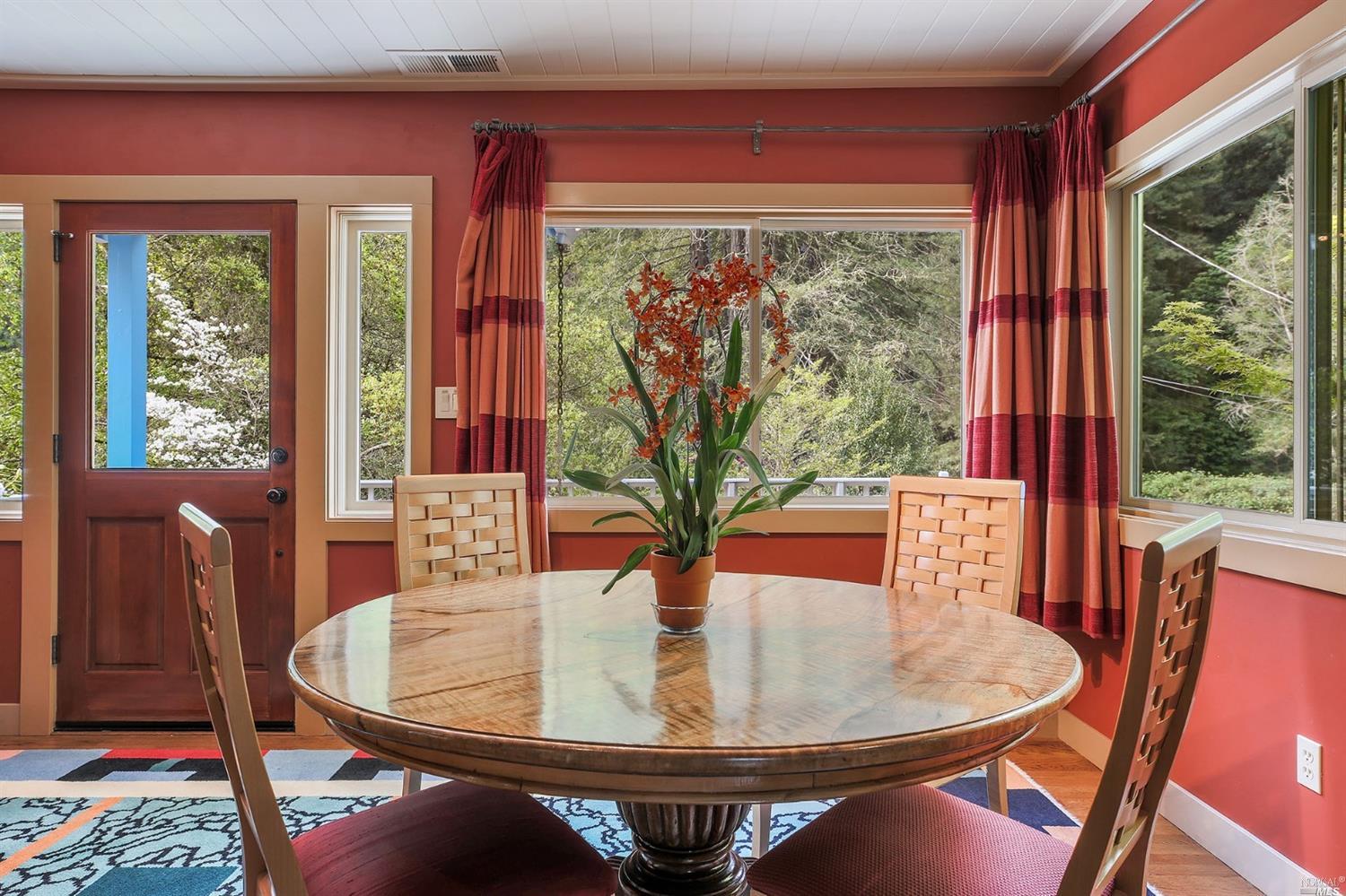 2515 Bohemian Highway