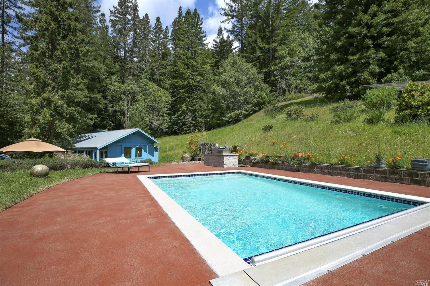 2515 Bohemian Highway