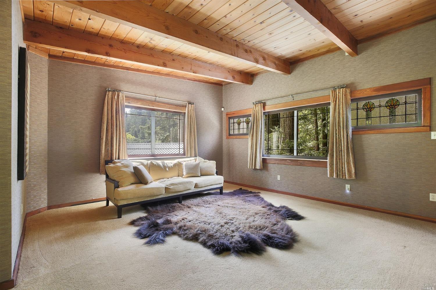2515 Bohemian Highway