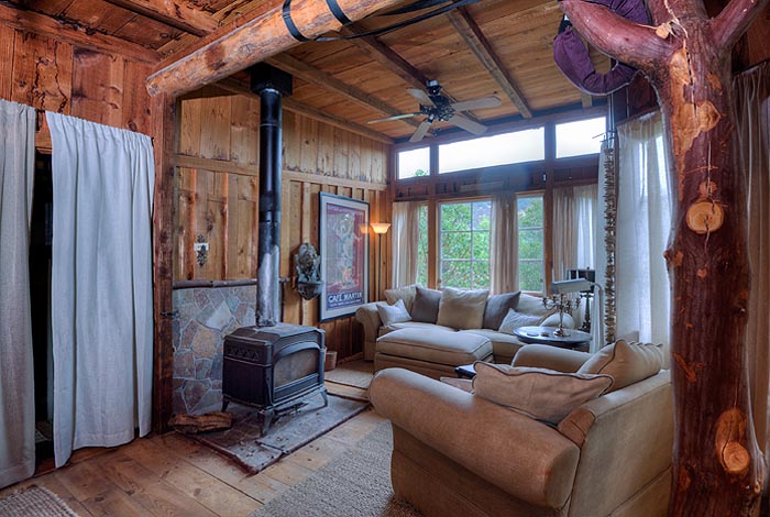 2460 Sage Canyon Road