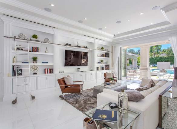 4425 Haskell Ave