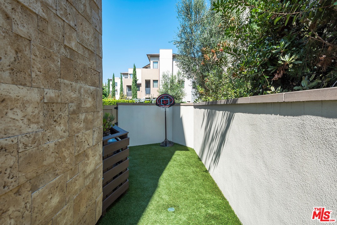 12856 S Seaglass Circle