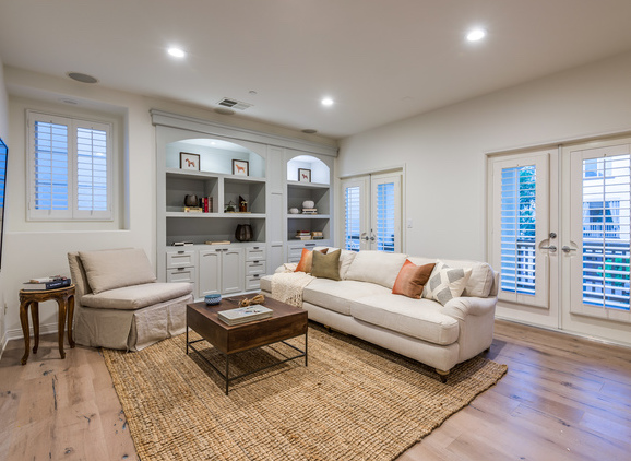 5742 Kiyot Way