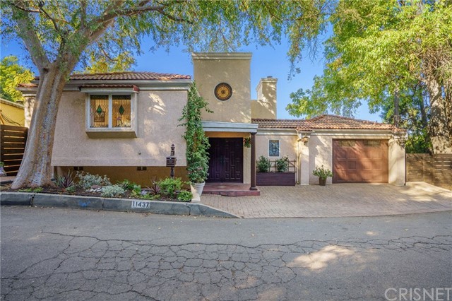 11437 Decente Drive