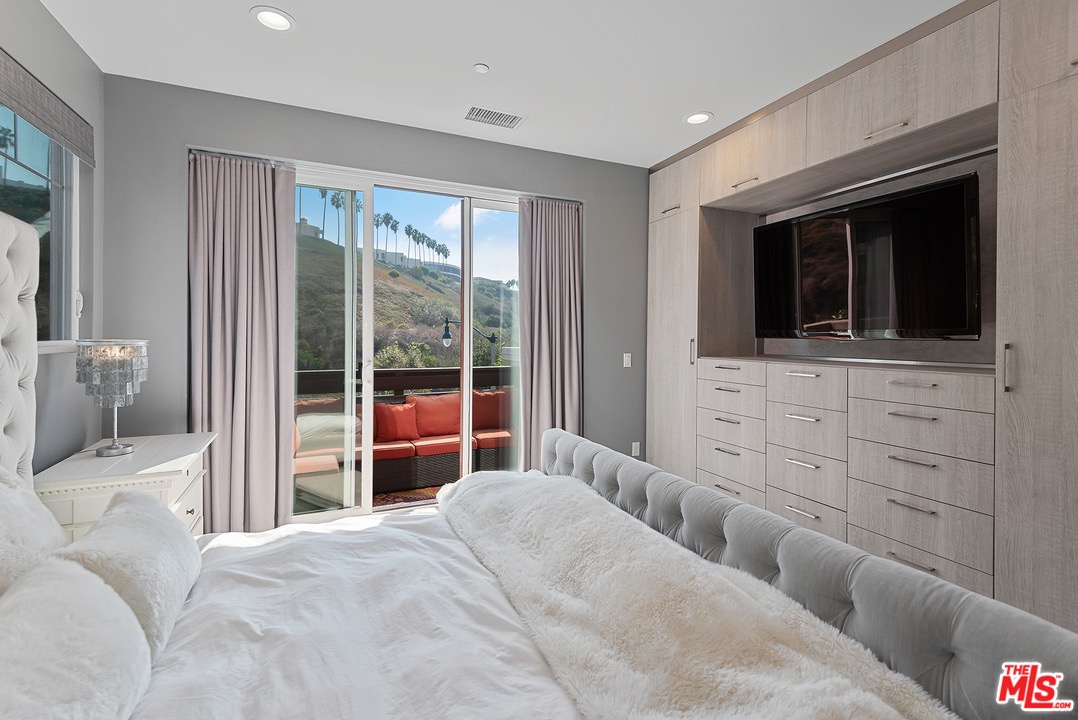 12856 S Seaglass Circle
