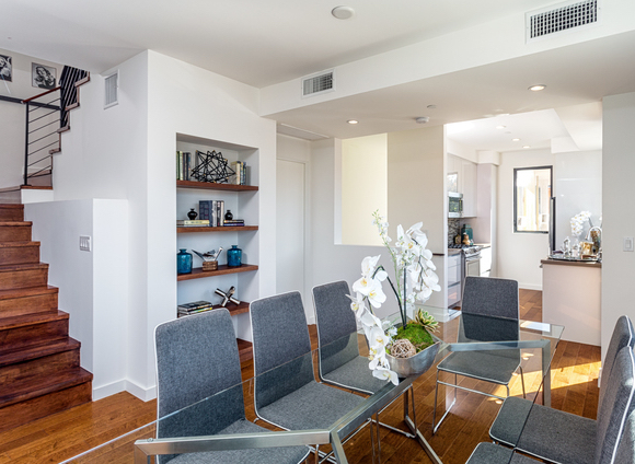 146.5 S Hayworth Avenue